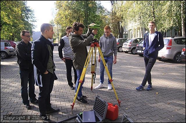 Przyszli geodeci z ZSZ nr 1 z wizytą w olsztyńskim uniwersytecie [11.10.2016] - zdjęcie #2 - eOstroleka.pl