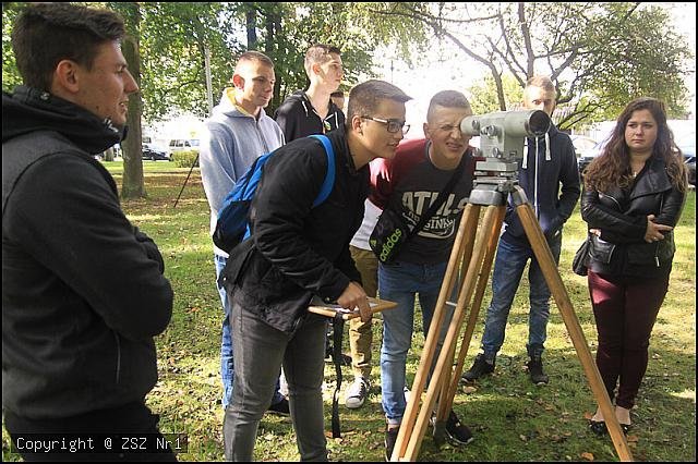 Przyszli geodeci z ZSZ nr 1 z wizytą w olsztyńskim uniwersytecie [11.10.2016] - zdjęcie #11 - eOstroleka.pl