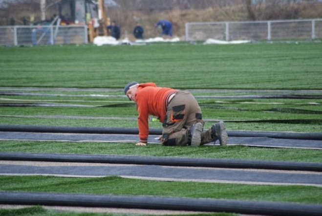 Budowa boiska na ul. Witosa (08.12.09) - zdjęcie #7 - eOstroleka.pl