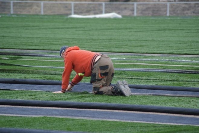 Budowa boiska na ul. Witosa (08.12.09) - zdjęcie #4 - eOstroleka.pl