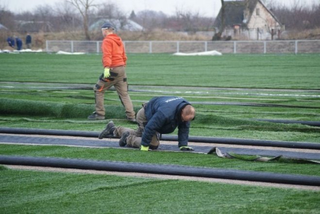 Budowa boiska na ul. Witosa (08.12.09) - zdjęcie #2 - eOstroleka.pl