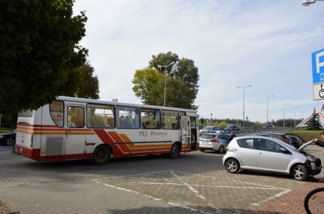 Kolizja przy moście Madalińskiego [13.10.2016] - zdjęcie #6 - eOstroleka.pl