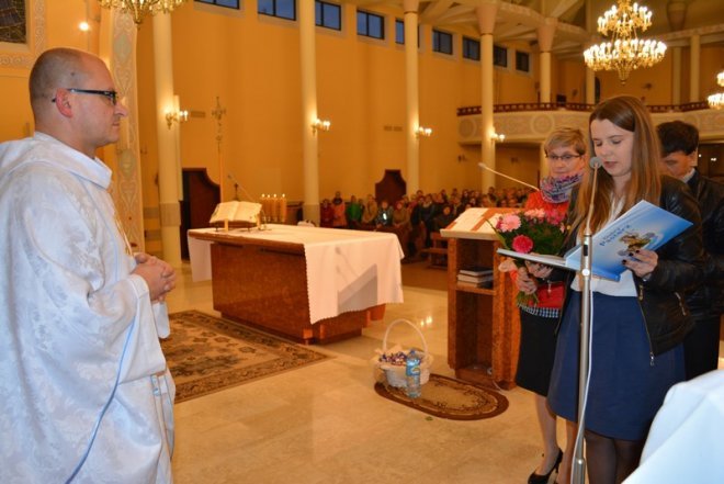 Pożegnanie księdza Krzysztofa Szakiela z parafii pw. Chrystusa Króla Wszechświata w Łysych [ZDJĘCIA] - zdjęcie #10 - eOstroleka.pl