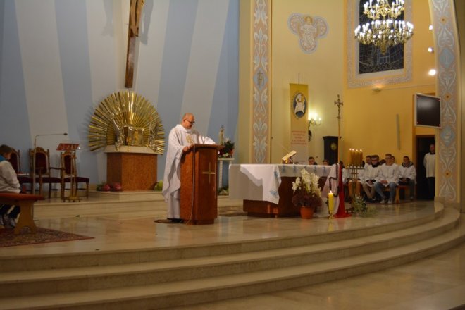 Pożegnanie księdza Krzysztofa Szakiela z parafii pw. Chrystusa Króla Wszechświata w Łysych [ZDJĘCIA] - zdjęcie #27 - eOstroleka.pl