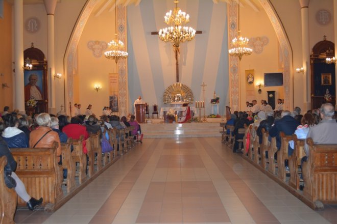 Pożegnanie księdza Krzysztofa Szakiela z parafii pw. Chrystusa Króla Wszechświata w Łysych [ZDJĘCIA] - zdjęcie #25 - eOstroleka.pl