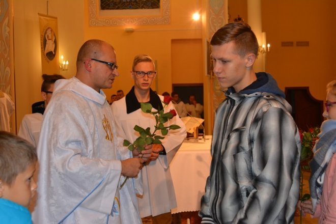 Pożegnanie księdza Krzysztofa Szakiela z parafii pw. Chrystusa Króla Wszechświata w Łysych [ZDJĘCIA] - zdjęcie #19 - eOstroleka.pl