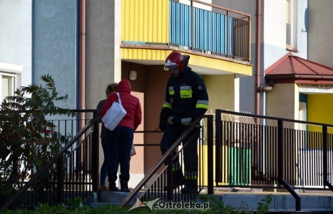 Pożar bloku przy ulicy Gorbatowa 12a [16.10.2016] - zdjęcie #3 - eOstroleka.pl