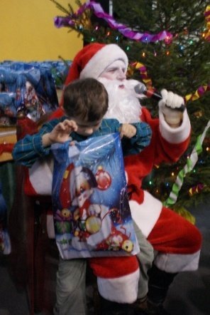 Mikołajkowe spotkanie MOPR i OSON (11.12.09) - zdjęcie #11 - eOstroleka.pl