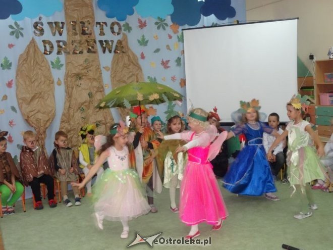 Święto Drzewa w Przedszkolu Miejskim nr 17 Kraina Misiów [ZDJĘCIA] - zdjęcie #6 - eOstroleka.pl