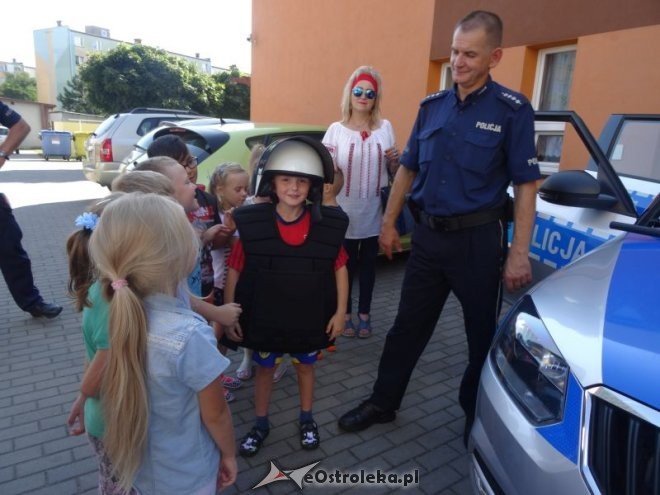 Spotkanie z policjantem w Przedszkolu Miejskim nr 17 [ZDJĘCIA] - zdjęcie #25 - eOstroleka.pl