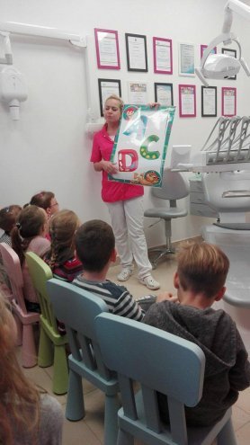 Przedszkolaki z „ósemki” z wizytą u dentysty [ZDJĘCIA] - zdjęcie #26 - eOstroleka.pl