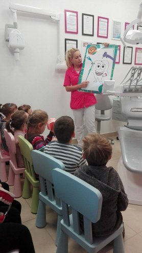 Przedszkolaki z „ósemki” z wizytą u dentysty [ZDJĘCIA] - zdjęcie #30 - eOstroleka.pl