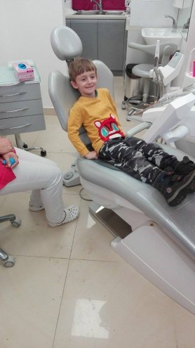 Przedszkolaki z „ósemki” z wizytą u dentysty [ZDJĘCIA] - zdjęcie #32 - eOstroleka.pl