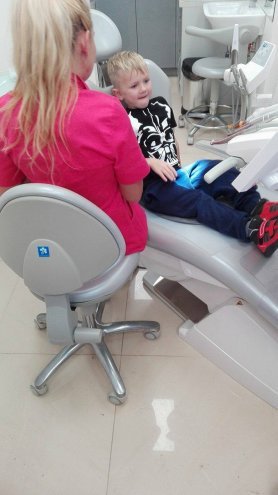 Przedszkolaki z „ósemki” z wizytą u dentysty [ZDJĘCIA] - zdjęcie #36 - eOstroleka.pl