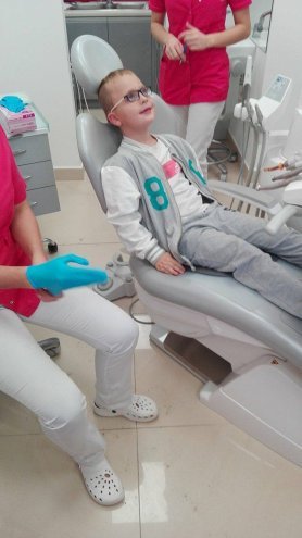 Przedszkolaki z „ósemki” z wizytą u dentysty [ZDJĘCIA] - zdjęcie #45 - eOstroleka.pl
