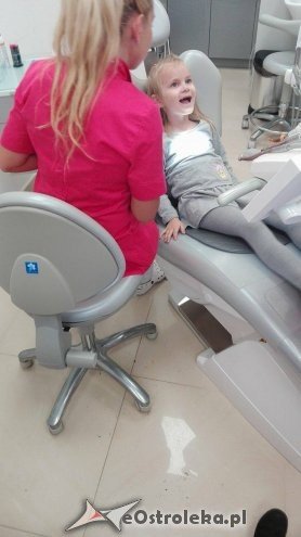 Przedszkolaki z „ósemki” z wizytą u dentysty [ZDJĘCIA] - zdjęcie #5 - eOstroleka.pl