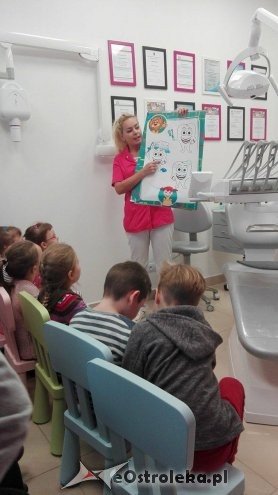 Przedszkolaki z „ósemki” z wizytą u dentysty [ZDJĘCIA] - zdjęcie #11 - eOstroleka.pl