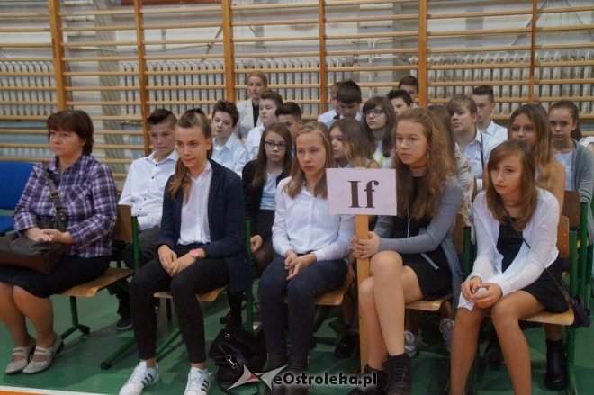 Ślubowanie klas pierwszych w Gimnazjum nr 1 [ZDJĘCIA] - zdjęcie #1 - eOstroleka.pl