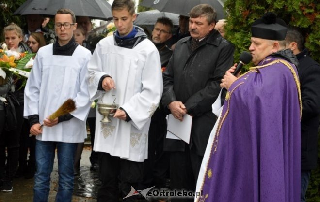 Uroczystość poświęcenia tablicy oraz nagrobków w Goworowie [21.10.2016] - zdjęcie #36 - eOstroleka.pl