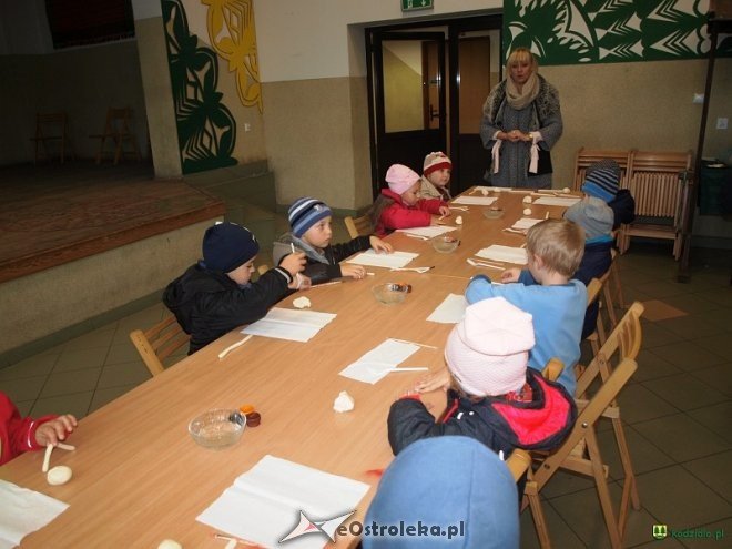 Przedszkolaki z ZPO w Kadzidle na zajęciach w Centrum Kultury Kurpiowskiej [ZDJĘCIA] - zdjęcie #33 - eOstroleka.pl