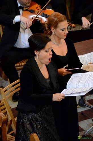 Sacrum et Musica: Requiem Mozarta w kadzidlańskim kościele [23.10.2016] - zdjęcie #13 - eOstroleka.pl