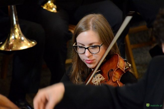 Sacrum et Musica: Requiem Mozarta w kadzidlańskim kościele [23.10.2016] - zdjęcie #12 - eOstroleka.pl