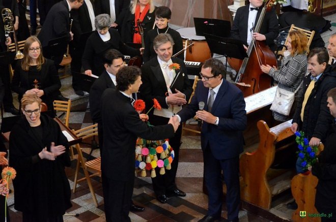 Sacrum et Musica: Requiem Mozarta w kadzidlańskim kościele [23.10.2016] - zdjęcie #2 - eOstroleka.pl
