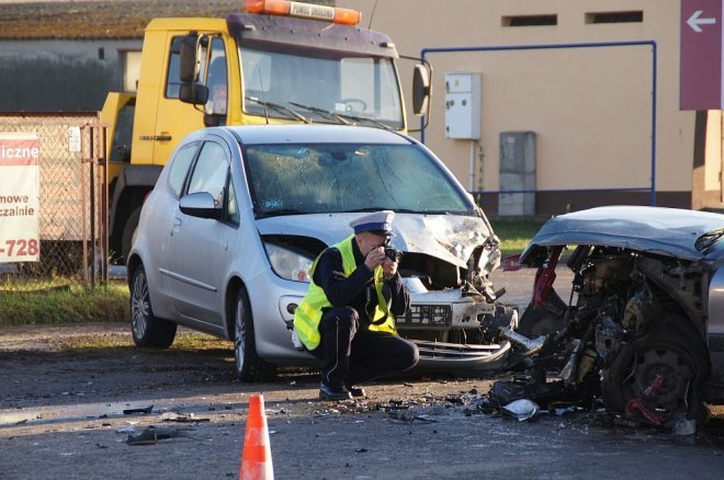 Ostrołęka: „Czołówka” na Targowej. Poszkodowana jedna osoba [ZDJĘCIA] - zdjęcie #5 - eOstroleka.pl