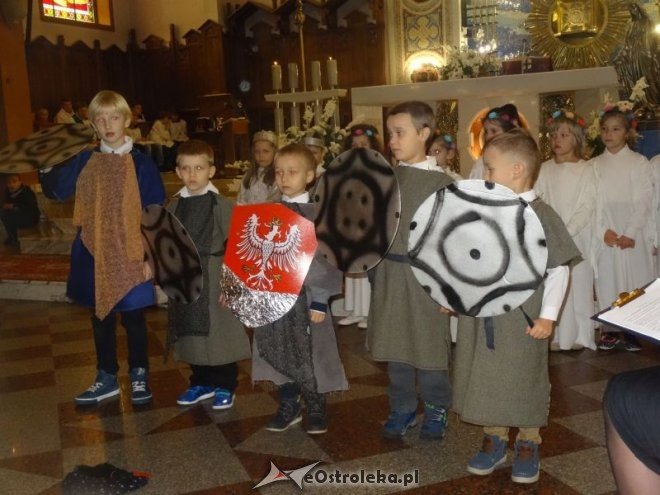 Przedszkolaki z Krainy Misiów w inscenizacji 1050. rocznicy Chrztu Polski [ZDJĘCIA] - zdjęcie #24 - eOstroleka.pl