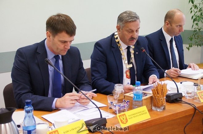XXXII sesja Rady Miasta: Dla Energi i Sanepidu odznaki a dla aquaparku zwiększona dotacja [ZDJĘCIA] - zdjęcie #21 - eOstroleka.pl