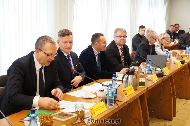 XXXII sesja Rady Miasta: Dla Energi i Sanepidu odznaki a dla aquaparku zwiększona dotacja [ZDJĘCIA] - zdjęcie #38 - eOstroleka.pl
