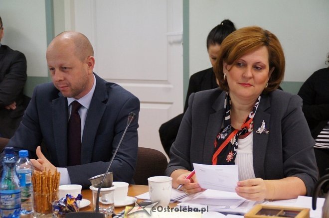 XXXII sesja Rady Miasta: Dla Energi i Sanepidu odznaki a dla aquaparku zwiększona dotacja [ZDJĘCIA] - zdjęcie #21 - eOstroleka.pl