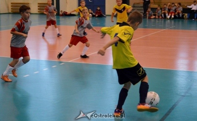 Turniej rocznika 2007 w Ostrołęce [29.10.2016] - zdjęcie #2 - eOstroleka.pl