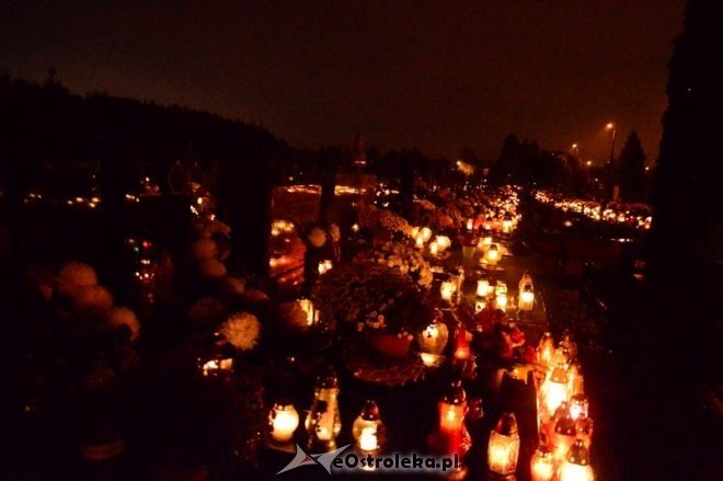 Wszystkich Świętych: Cmentarz nocą [01.11.2016] - zdjęcie #34 - eOstroleka.pl