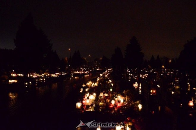 Wszystkich Świętych: Cmentarz nocą [01.11.2016] - zdjęcie #28 - eOstroleka.pl