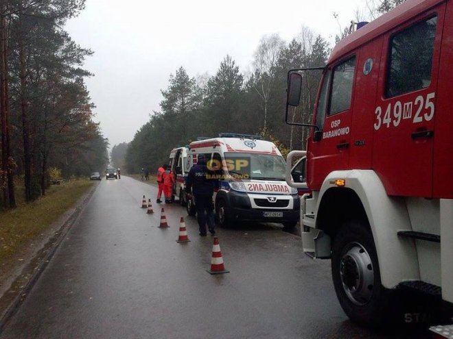 Wypadek w Gaczyskach: W rozbitym aucie podróżowało dwoje dzieci [02.11.2016] - zdjęcie #2 - eOstroleka.pl