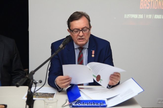 Samozwańczy prezydent II RP na uchodźstwie w Ostrołęce [WIDEO, ZDJĘCIA] - zdjęcie #12 - eOstroleka.pl