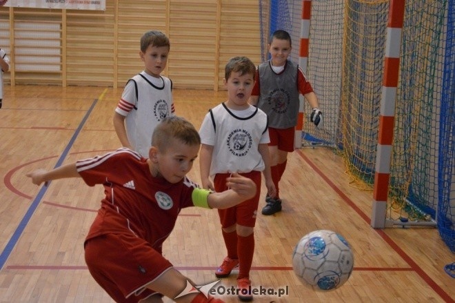 Turniej rocznika 2009 w Ostrołęce [07.11.2016] - zdjęcie #24 - eOstroleka.pl