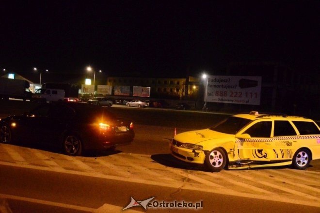 Ostrołęka: Kolizja bmw i taksówki przy Witosa [08.11.2016] - zdjęcie #1 - eOstroleka.pl