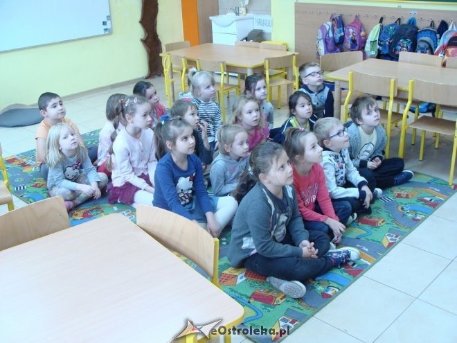 Spotkanie ze strażnikiem miejskim w Szkole Podstawowej nr 6 w Ostrołęce [ZDJĘCIA] - zdjęcie #5 - eOstroleka.pl