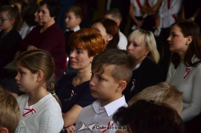 Święto Niepodległości w ostrołęckich szkołach [10.11.2016] - zdjęcie #47 - eOstroleka.pl
