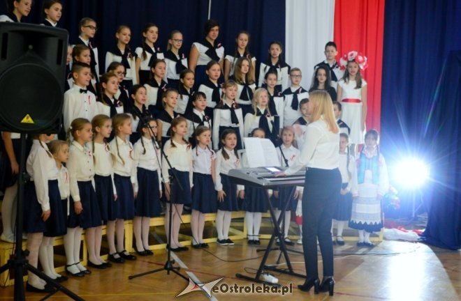 Święto Niepodległości w ostrołęckich szkołach [10.11.2016] - zdjęcie #18 - eOstroleka.pl