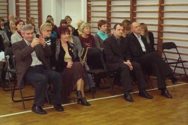 Dzień wolontariusza w SP 5 (7.12.09) - zdjęcie #14 - eOstroleka.pl