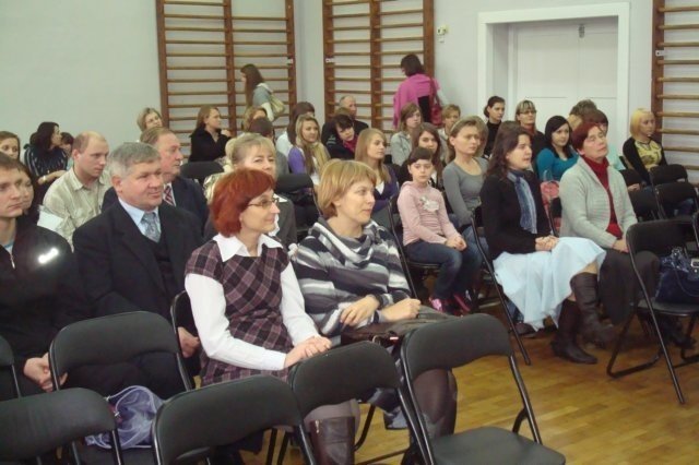 Dzień wolontariusza w SP 5 (7.12.09) - zdjęcie #13 - eOstroleka.pl