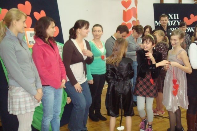 Dzień wolontariusza w SP 5 (7.12.09) - zdjęcie #11 - eOstroleka.pl