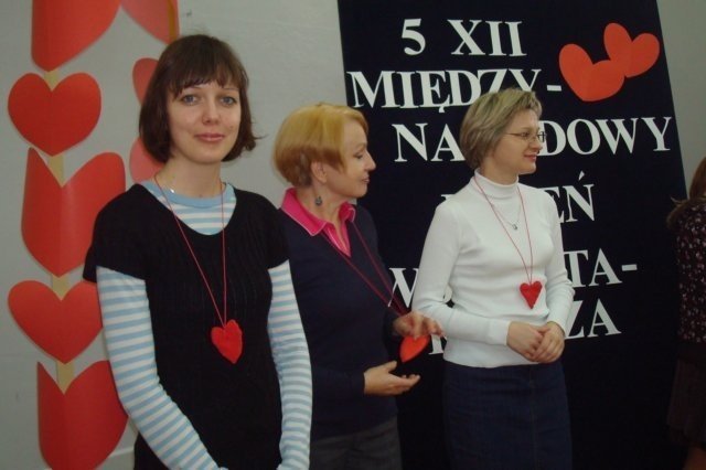 Dzień wolontariusza w SP 5 (7.12.09) - zdjęcie #5 - eOstroleka.pl