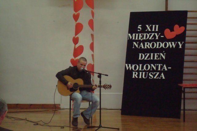 Dzień wolontariusza w SP 5 (7.12.09) - zdjęcie #2 - eOstroleka.pl