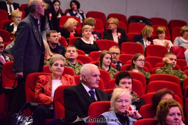 Uroczysta sesja Rady Miasta z okazji Narodowego Święta Niepodlgłości - zdjęcie #75 - eOstroleka.pl