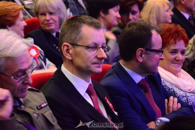 Uroczysta sesja Rady Miasta z okazji Narodowego Święta Niepodlgłości - zdjęcie #61 - eOstroleka.pl