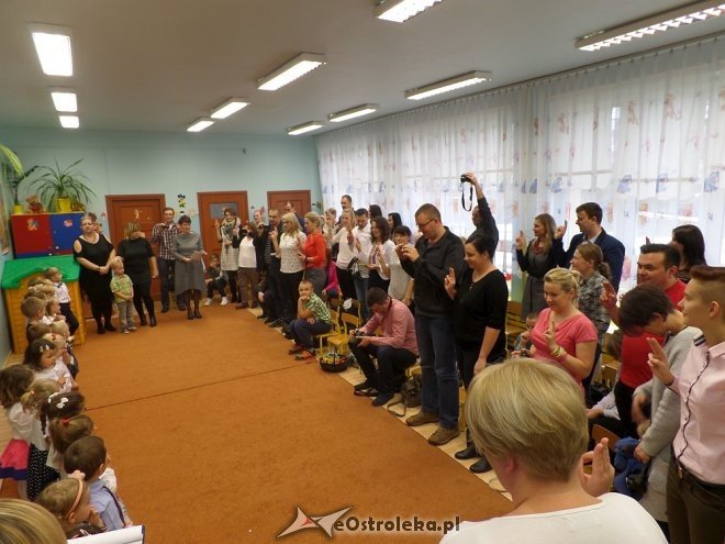Pasowanie na przedszkolaka w miejskiej „ósemce” [ZDJĘCIA] - zdjęcie #15 - eOstroleka.pl